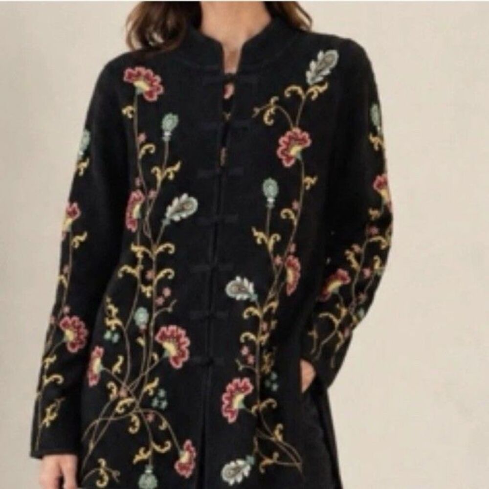 Mercer & Madison Black 1990s Wool Asian Cardigan Floral Embroidery Small Boho